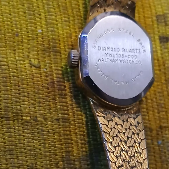 Vintage Waltham Diamond Quartz Women's Watch - Picture 8 of 9